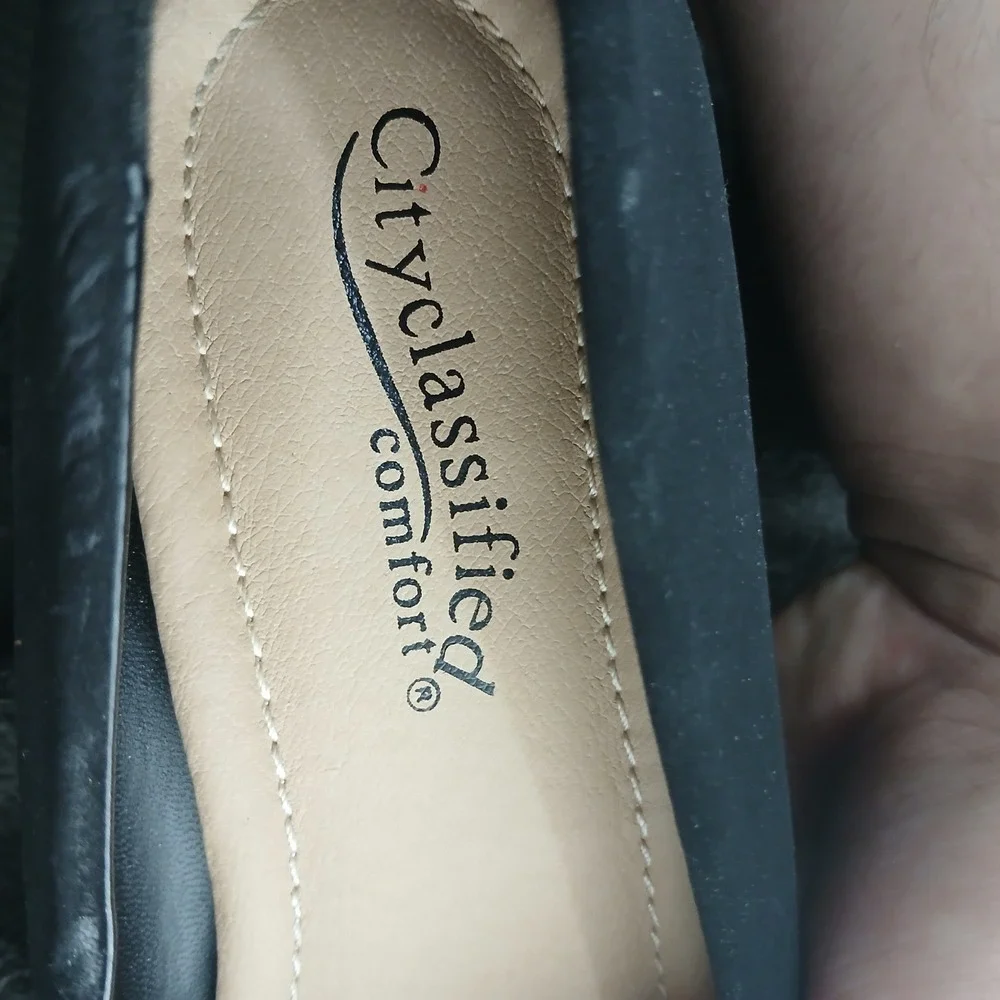 City Classified Comfort Wedge Pumps 9 Black Faux Suede Platform Office Classic